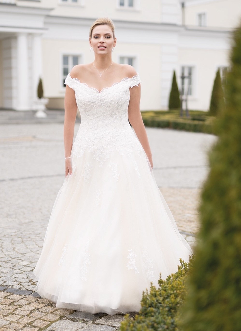 Undvigende Prestige Ansvarlige person Smukke brudekjoler LILLY i nordjylland
